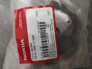 22131-KOJ-N00 - GIÁ BI VĂNG LY HỢP