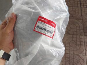 53205-K2C-V90ZH - NẮP TRƯỚC TAY LÁI *YR381M*